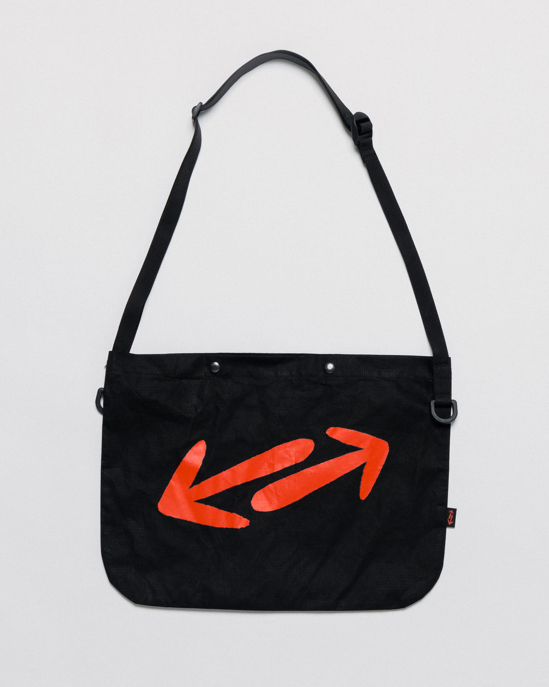 Outnback Musette in black, front